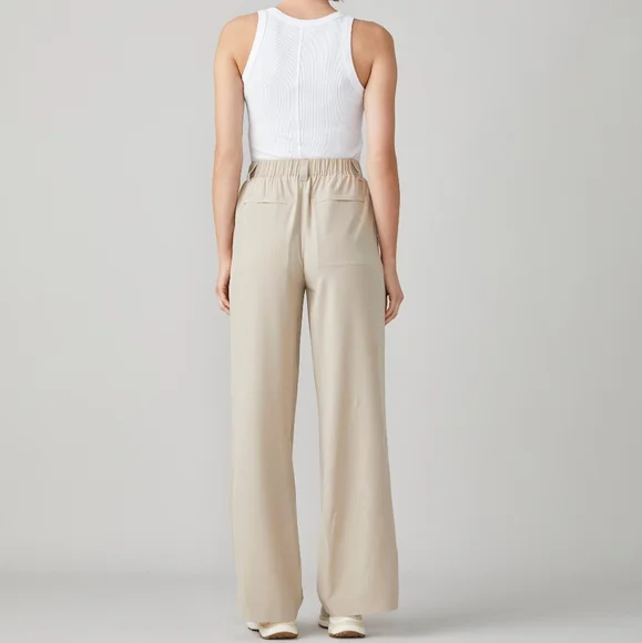 Tilley NWT Tech Slk Womens Wide Leg Tan Pants Size XL Lightweight Wicking - Picture 2 of 11